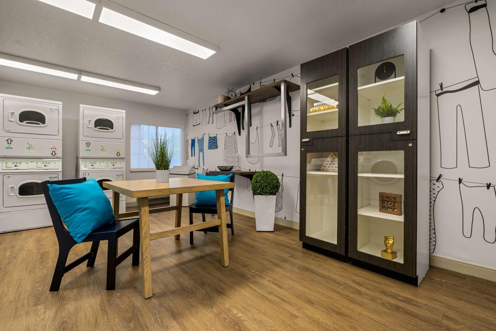 Sonesta Simply Suites Irvine East Foothill Lake Forest Buitenkant foto