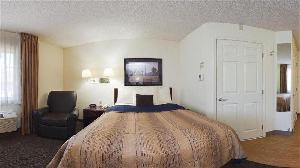 Sonesta Simply Suites Irvine East Foothill Lake Forest Buitenkant foto